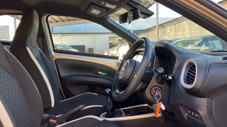 Toyota Aygo X 1.0 VVT-i Edge 5dr Petrol Hatchback